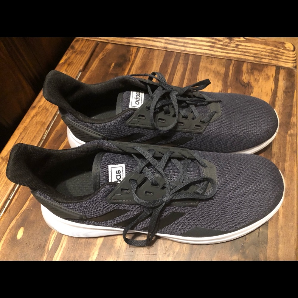 Like new Adidas Cloudfoam,black,size 10-1/2women’s